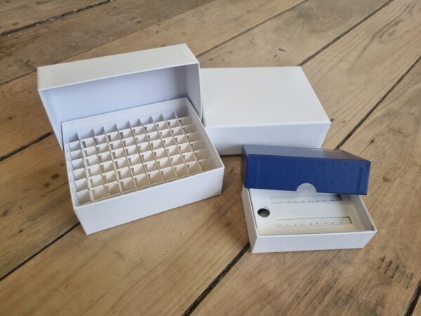 Laboratory boxes